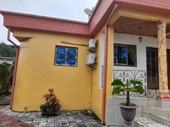 VILLA À VENDRE – JAPOMA KING CITY