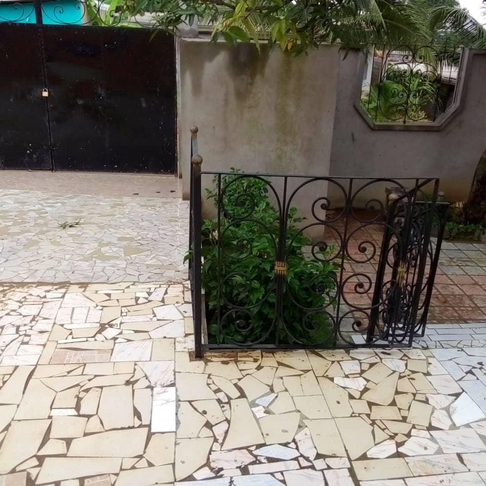 VILLA À VENDRE – JAPOMA KING CITY