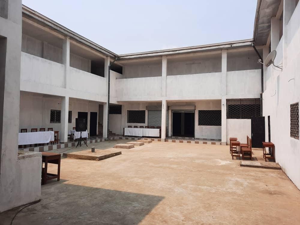 COMPLEXE SCOLAIRE À VENDRE – DOUALA 5ᵉ, LENDI