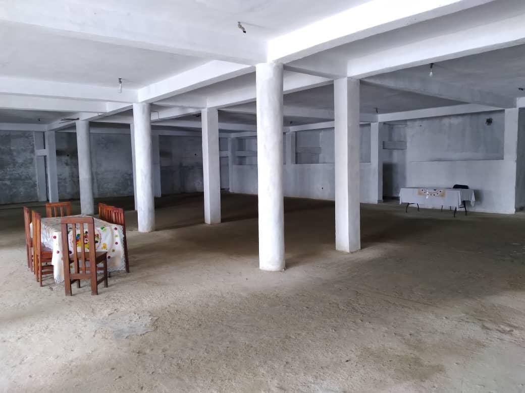 COMPLEXE SCOLAIRE À VENDRE – DOUALA 5ᵉ, LENDI