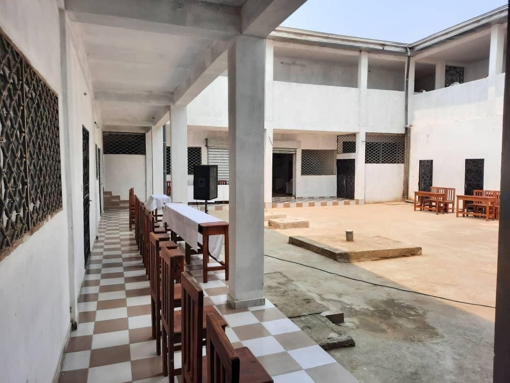COMPLEXE SCOLAIRE À VENDRE – DOUALA 5ᵉ, LENDI