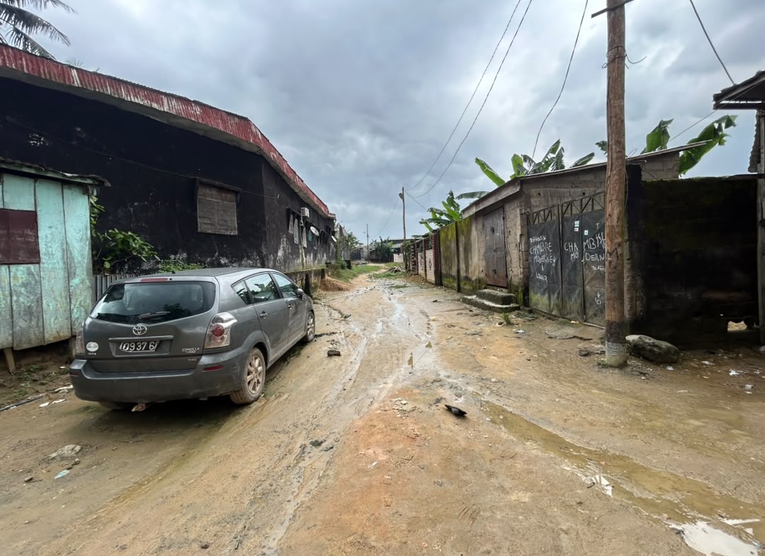 TERRAIN DE 574m² EN VENTE A NDOGBONG-CITADELLE