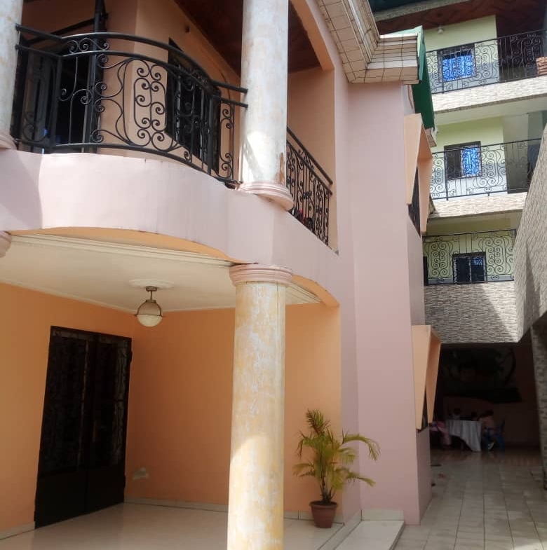 DUPLEX + IMMEUBLE À VENDRE – MAKEPÈ SAINT-TROPEZ**