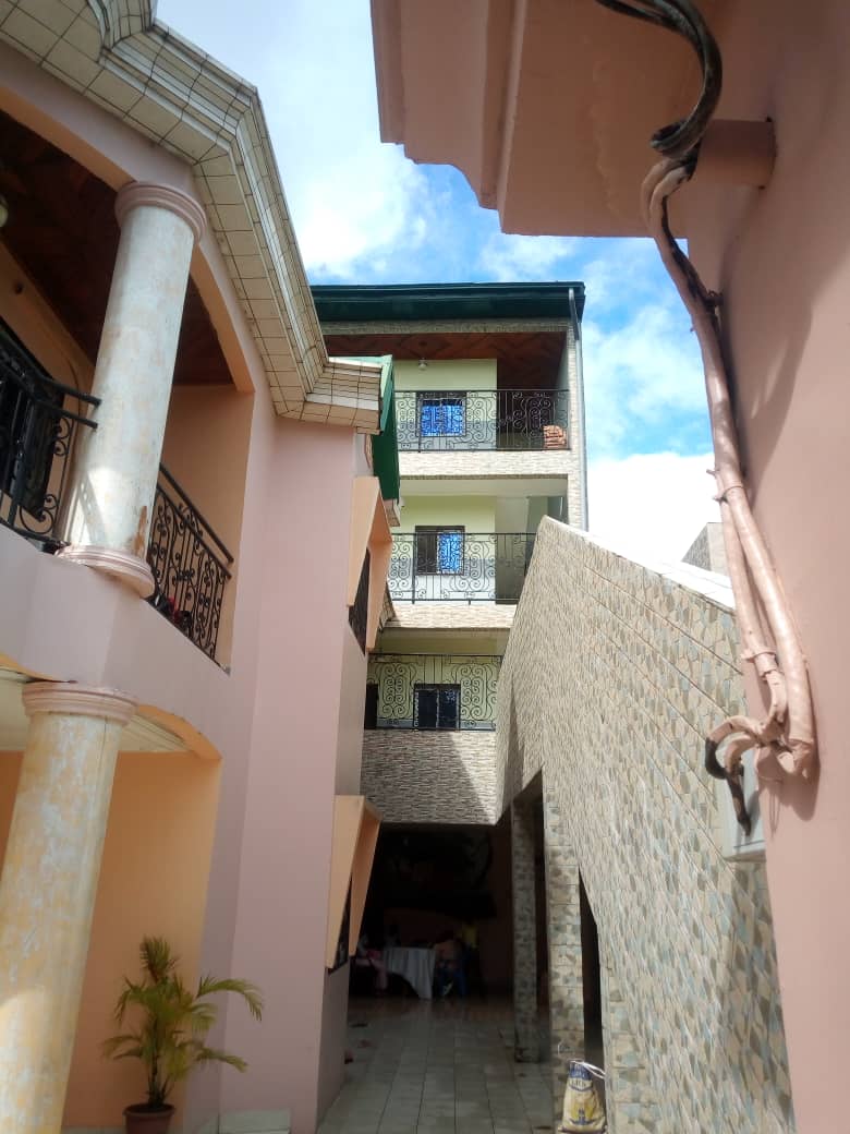 DUPLEX + IMMEUBLE À VENDRE – MAKEPÈ SAINT-TROPEZ**