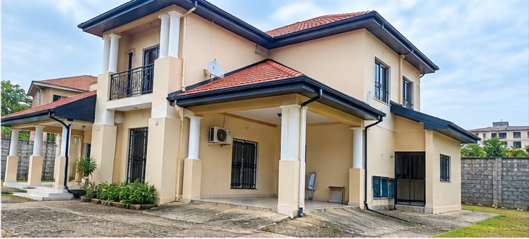GRAND ET SOMPTUEUX DUPLEX À VENDRE À JAPOMA