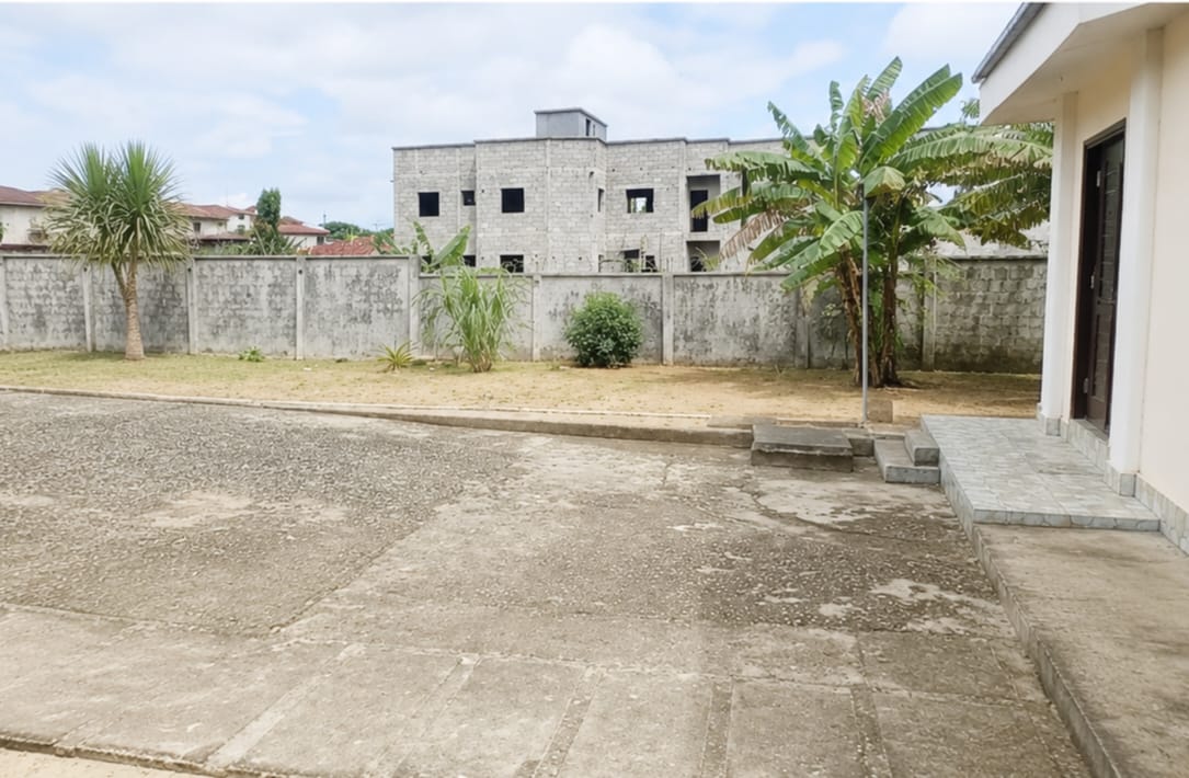 GRAND ET SOMPTUEUX DUPLEX À VENDRE À JAPOMA