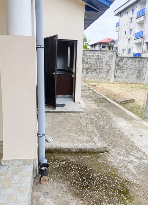GRAND ET SOMPTUEUX DUPLEX À VENDRE À JAPOMA