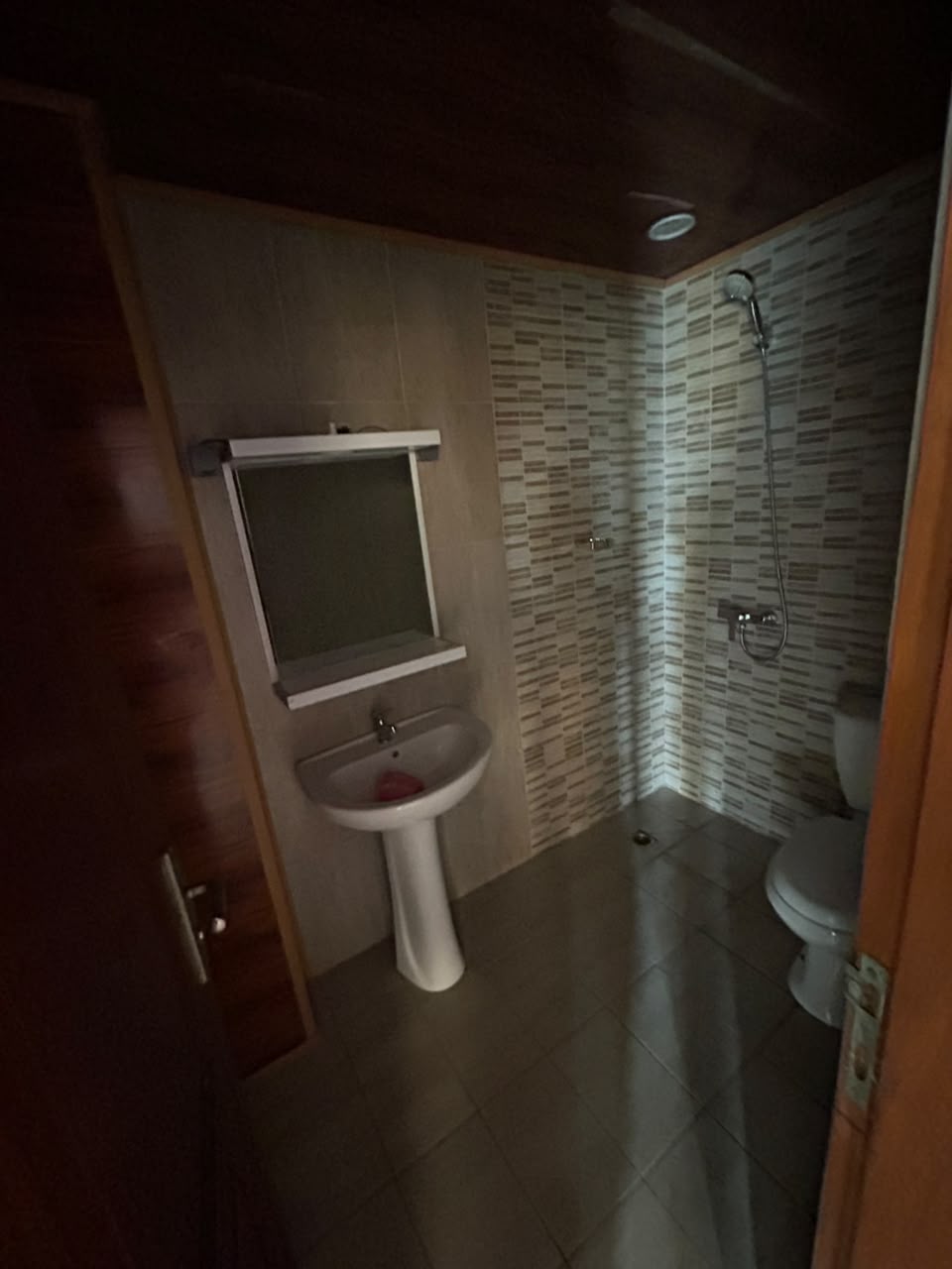 APPARTEMENT MODERNE À LOUER – MAKEPE ROND POULIN