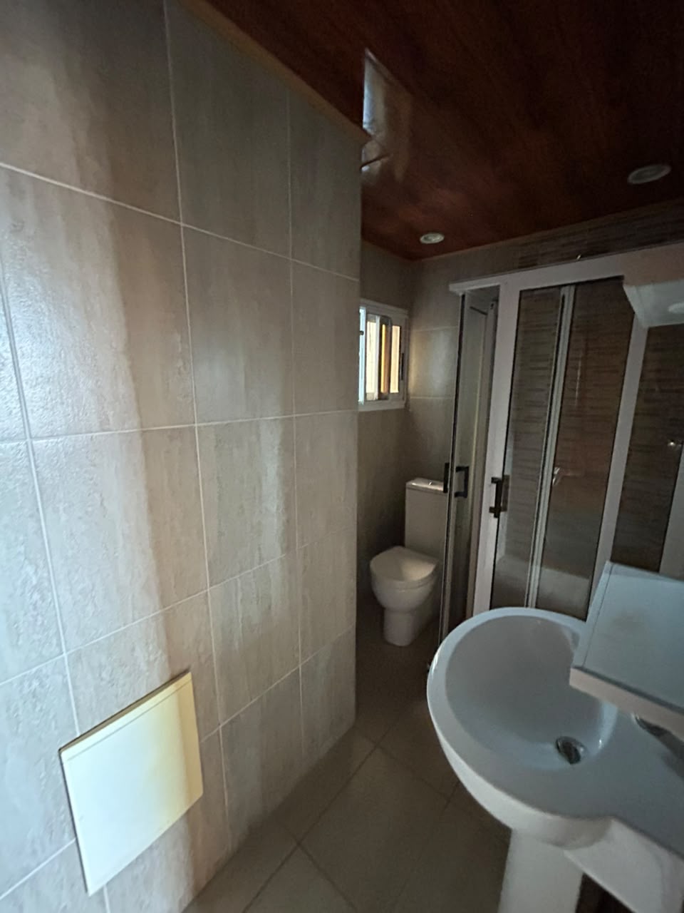 APPARTEMENT MODERNE À LOUER – MAKEPE ROND POULIN