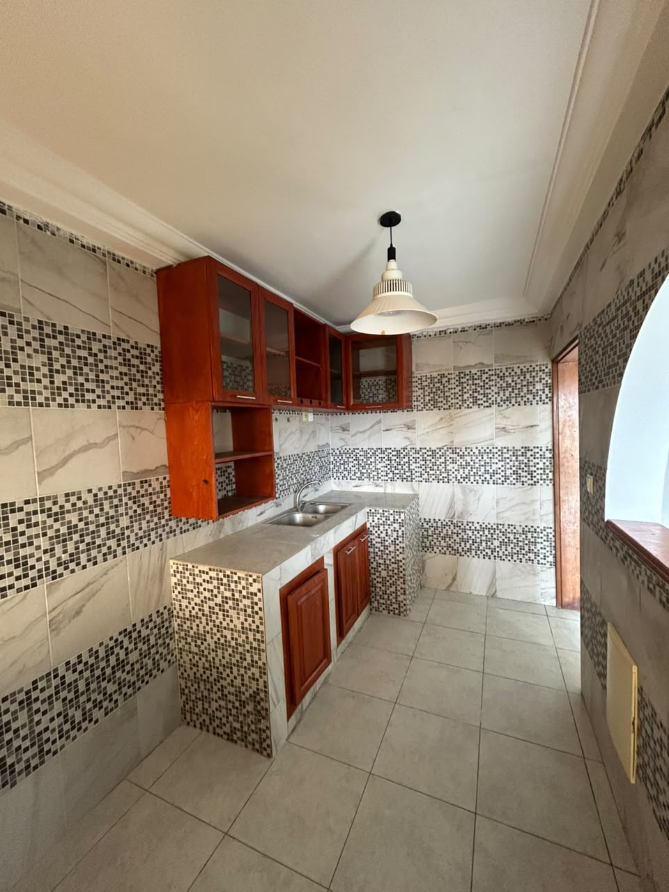 APPARTEMENT MODERNE À LOUER – MAKEPE ROND POULIN