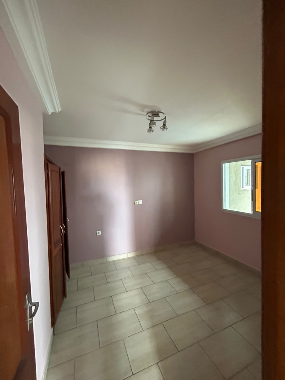 APPARTEMENT MODERNE À LOUER – MAKEPE ROND POULIN