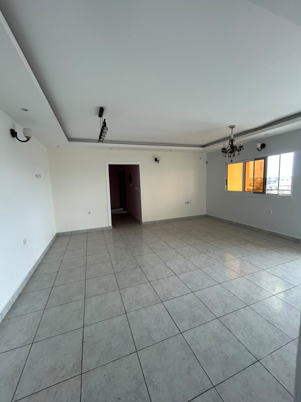 APPARTEMENT MODERNE À LOUER – MAKEPE ROND POULIN
