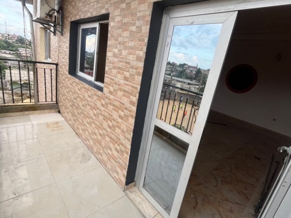 À LOUER – JOLI APPARTEMENT À BEEDI