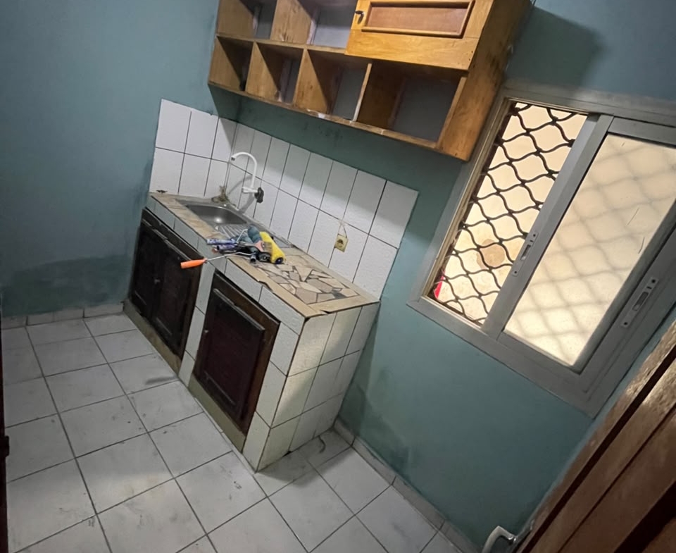 À LOUER – JOLI APPARTEMENT À BEEDI