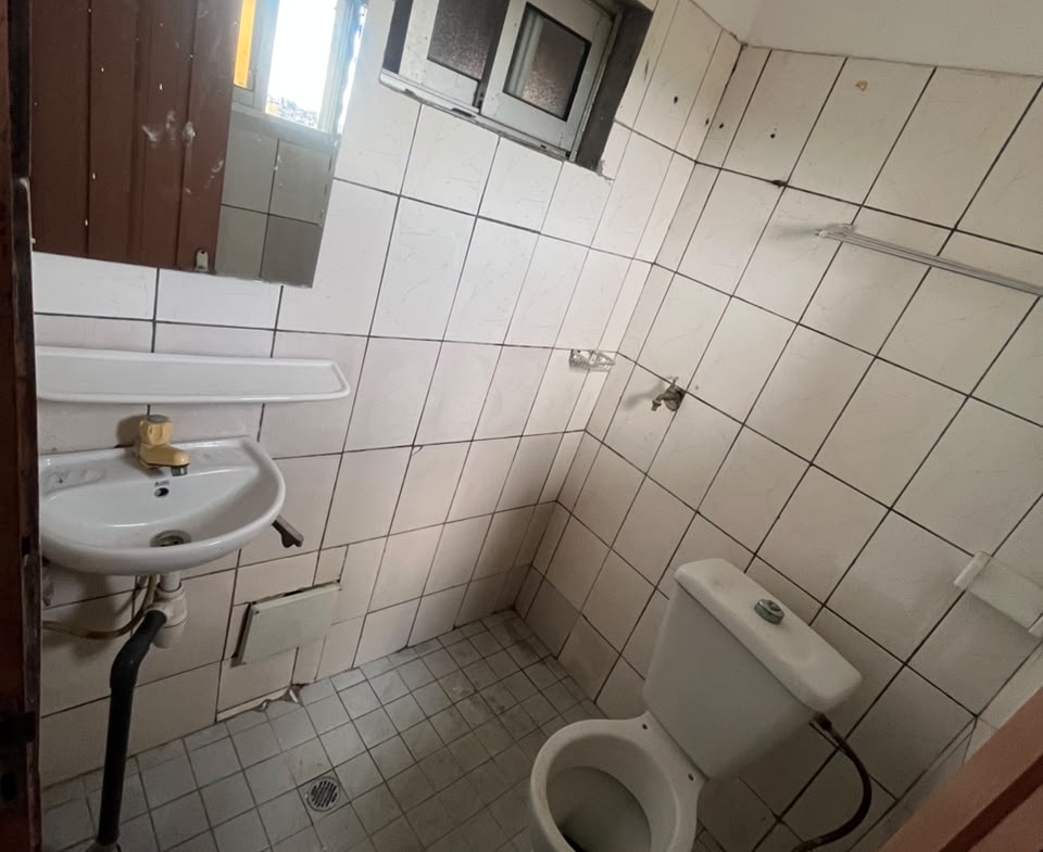 À LOUER – JOLI APPARTEMENT À BEEDI