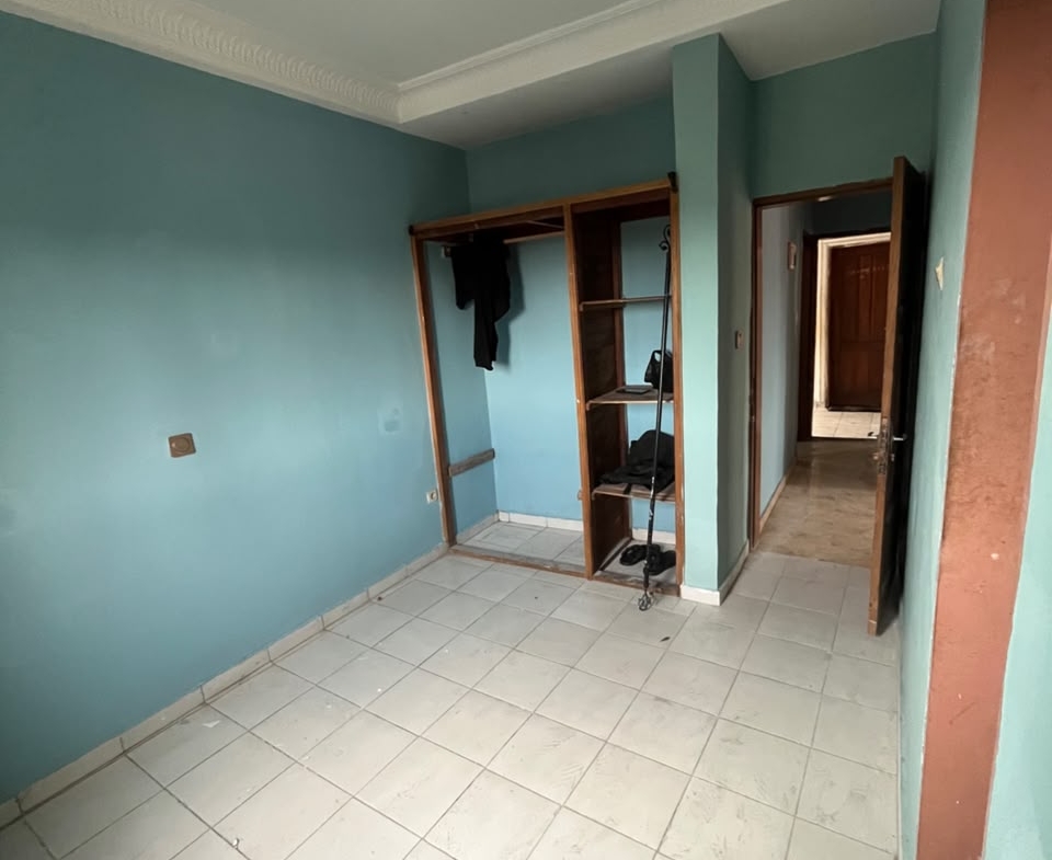 À LOUER – JOLI APPARTEMENT À BEEDI