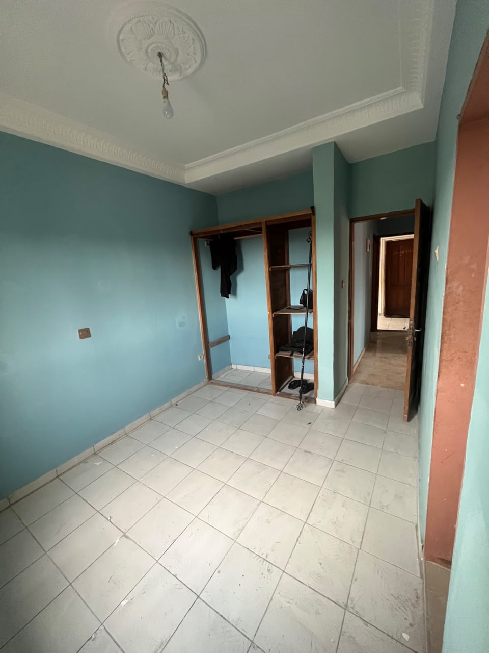 À LOUER – JOLI APPARTEMENT À BEEDI