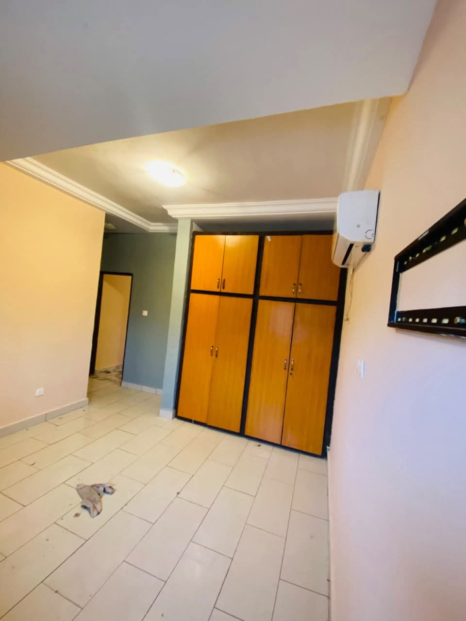 STUDIO MODERNE À LOUER – SANTA BARBARA