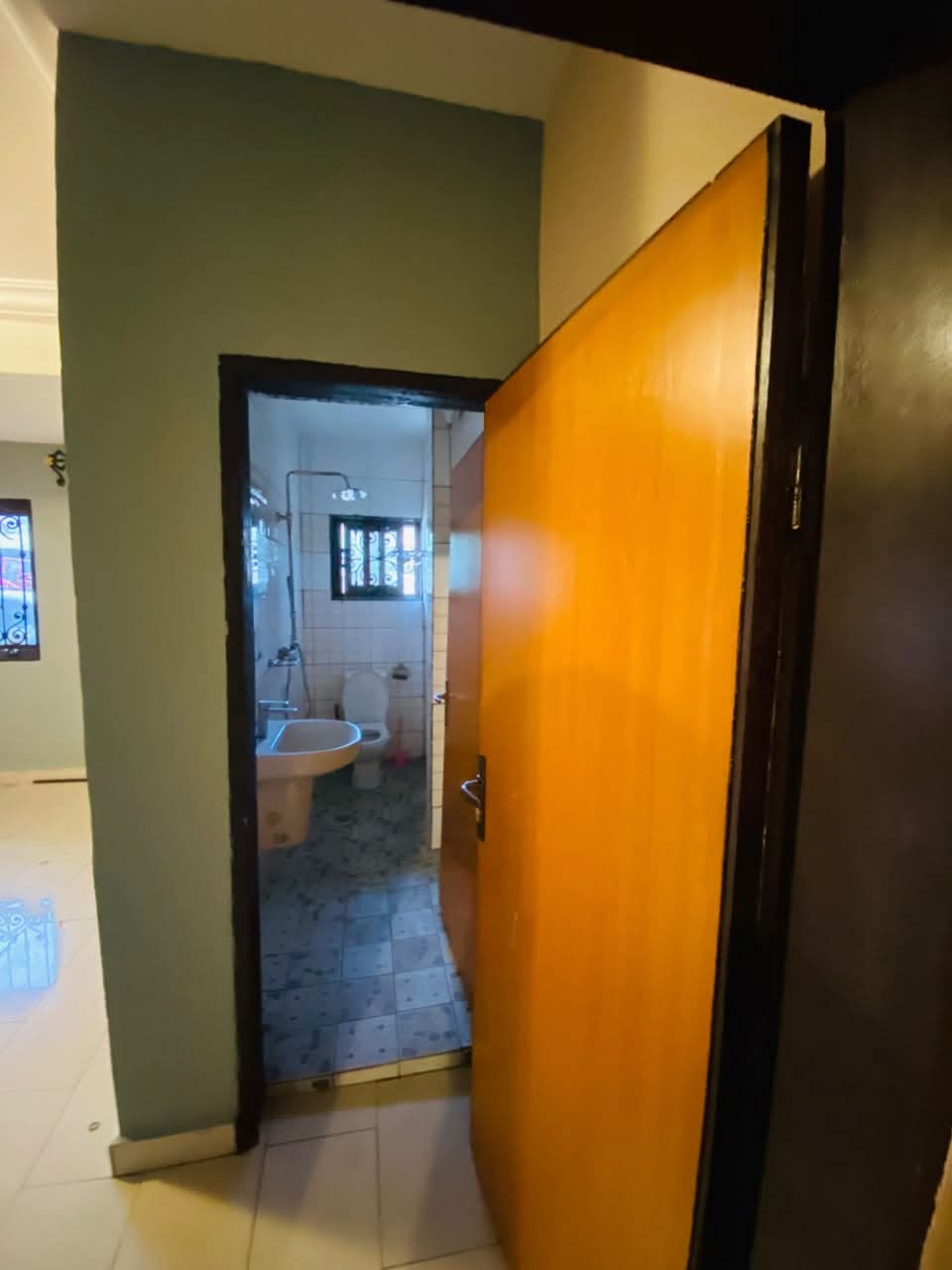 STUDIO MODERNE À LOUER – SANTA BARBARA