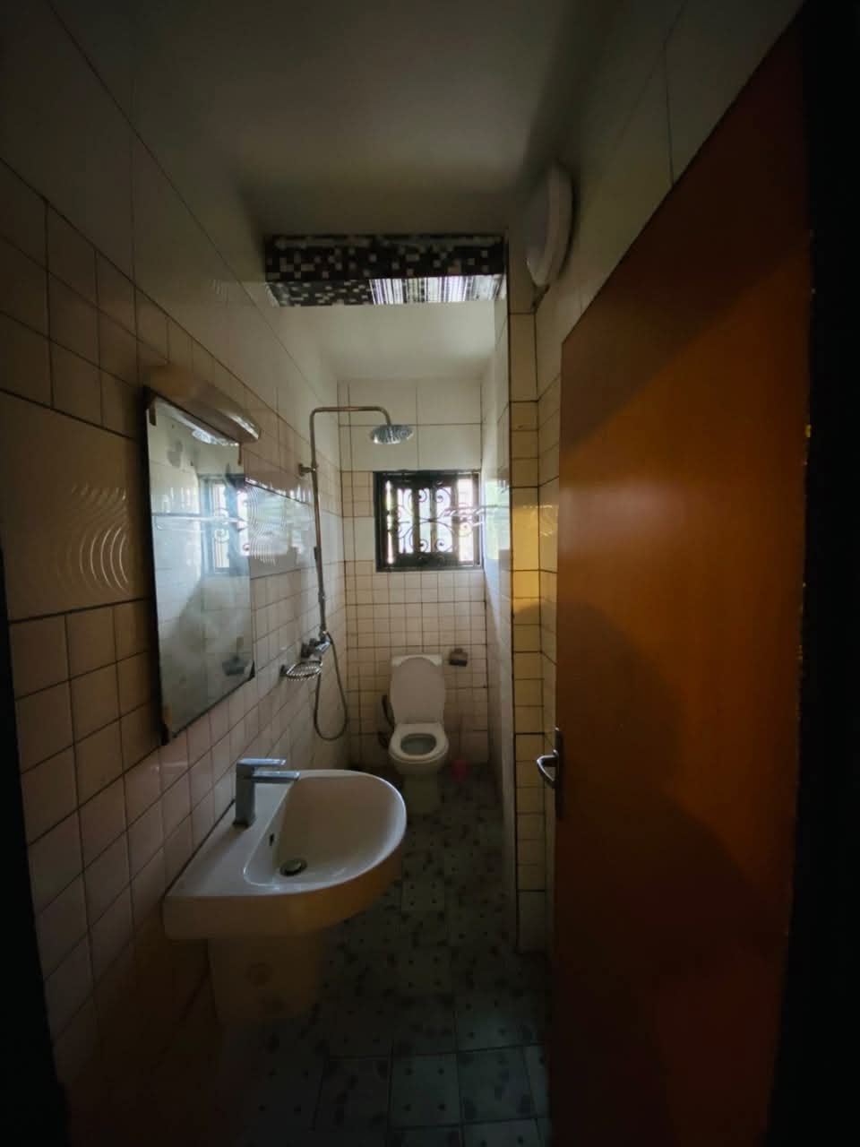 STUDIO MODERNE À LOUER – SANTA BARBARA