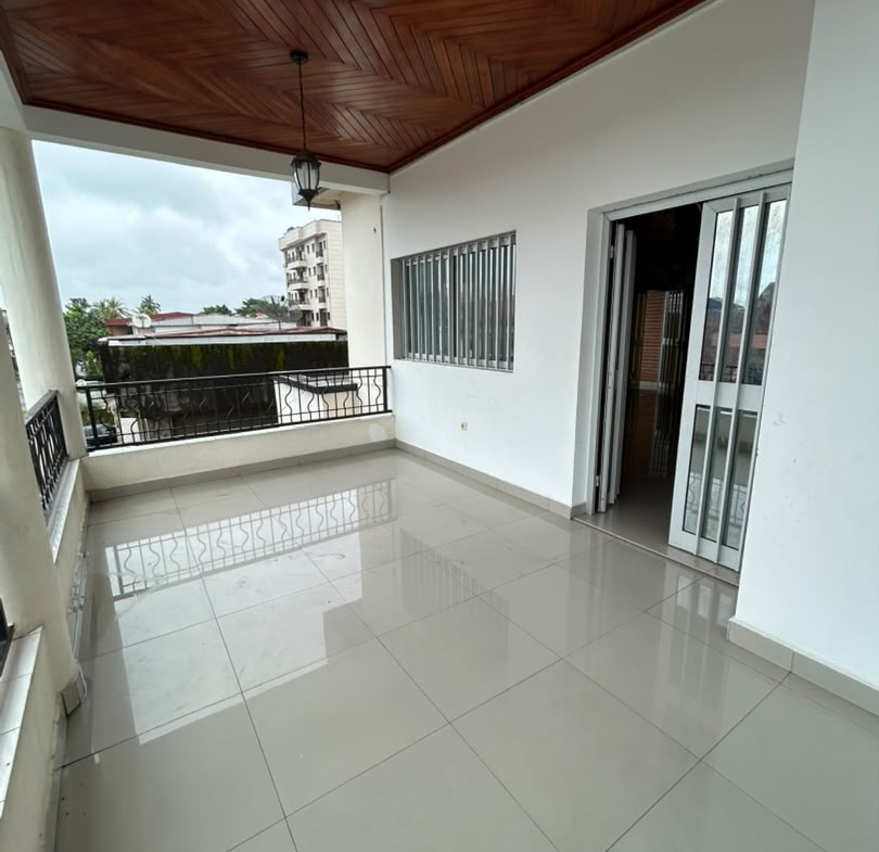 À LOUER – MAGNIFIQUE APPARTEMENT HAUT STANDING À BONAMOUSSADI