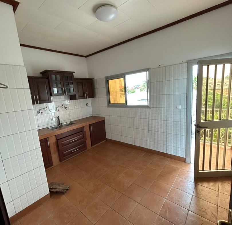 À LOUER – MAGNIFIQUE APPARTEMENT HAUT STANDING À BONAMOUSSADI