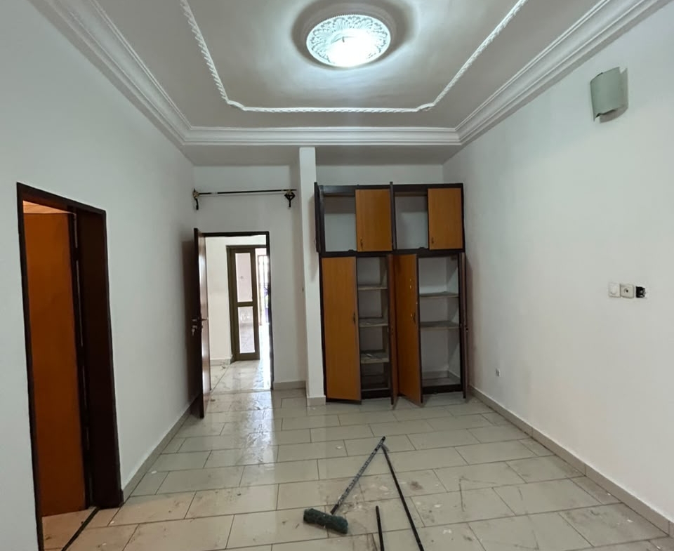 À LOUER – BEL APPARTEMENT À SANTA BARBARA