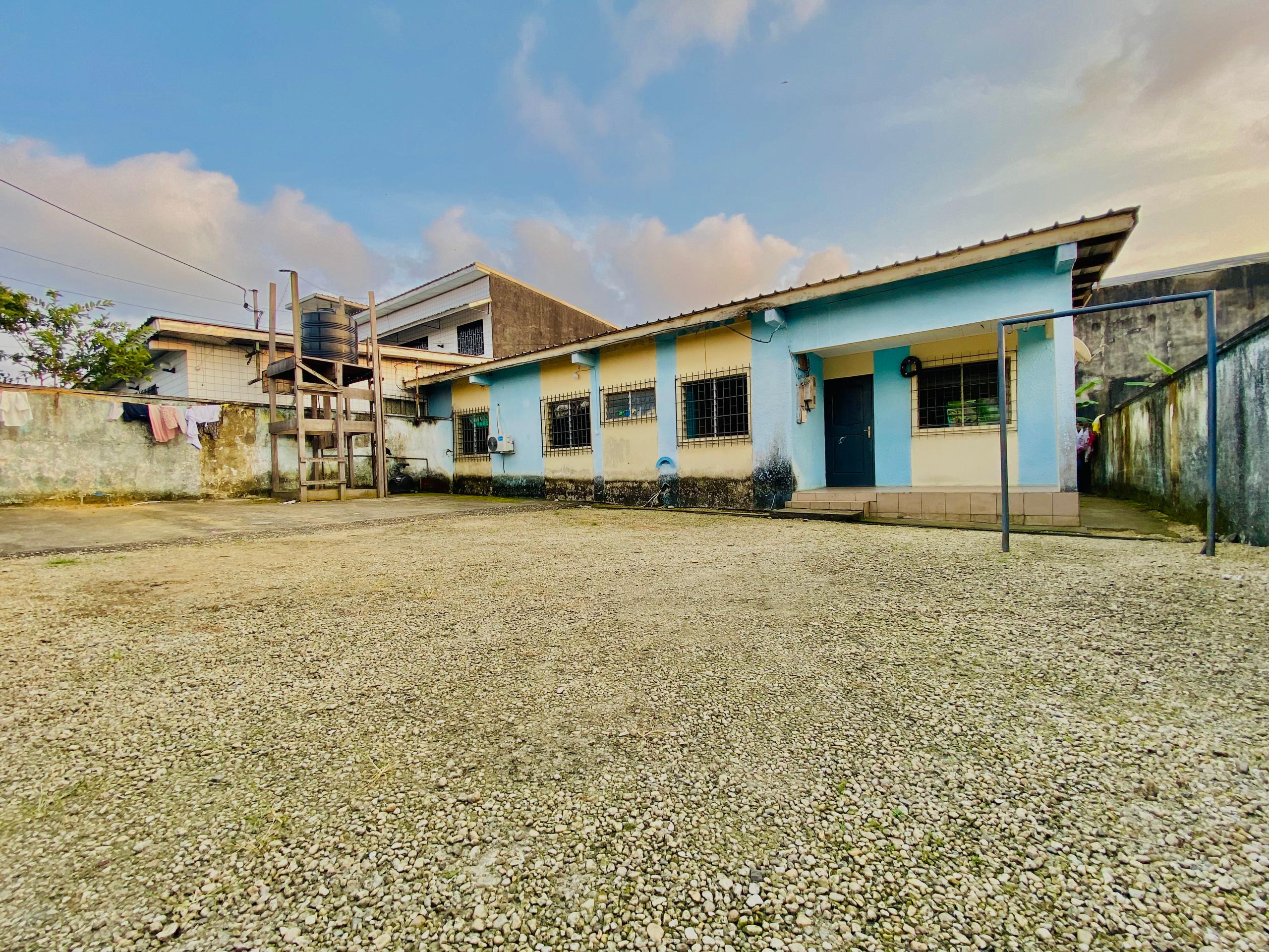 MAISON SIC DE 531 m² À VENDRE À LA CITE DES PALMIERS