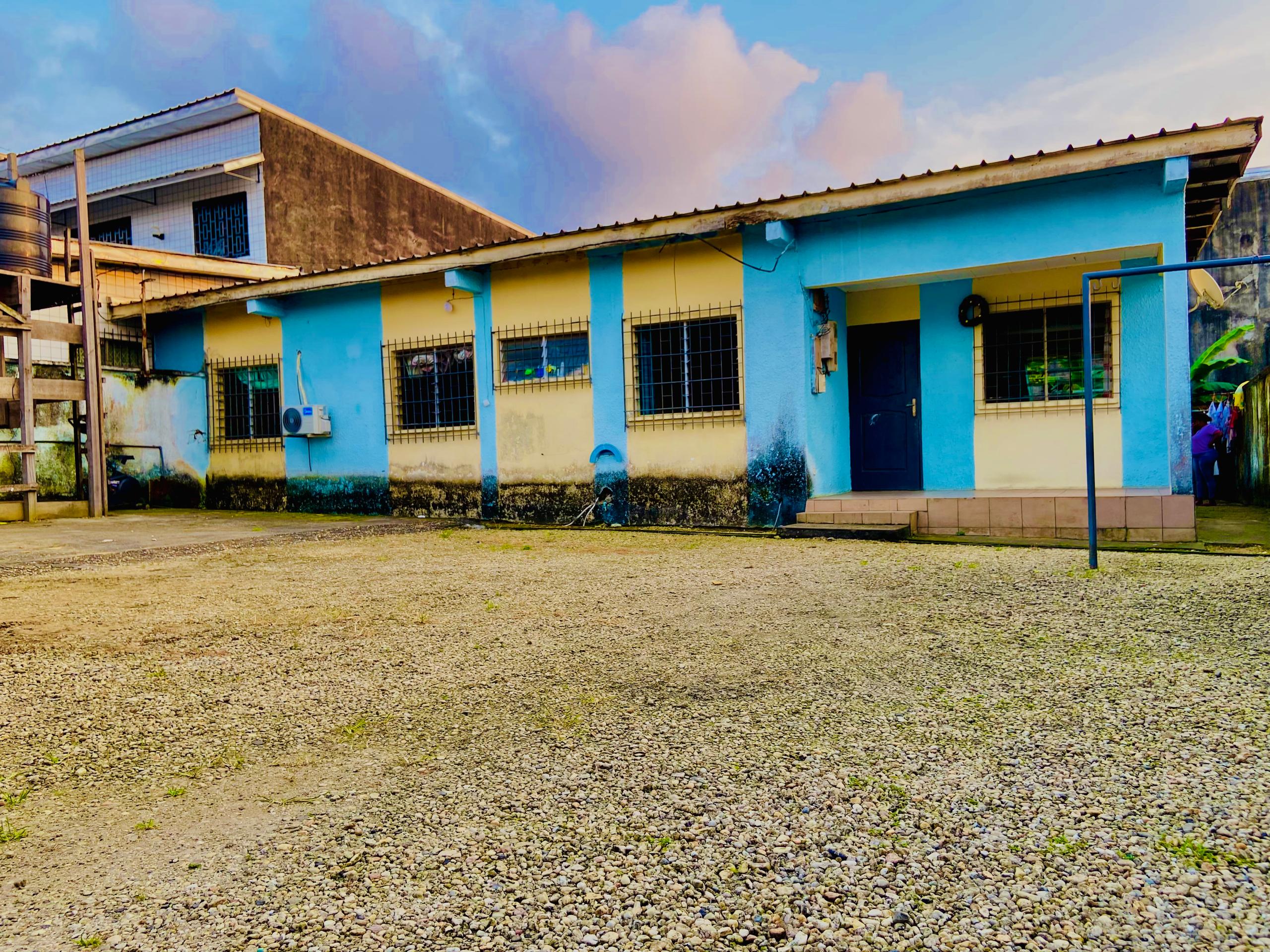 MAISON SIC DE 531 m² À VENDRE À LA CITE DES PALMIERS