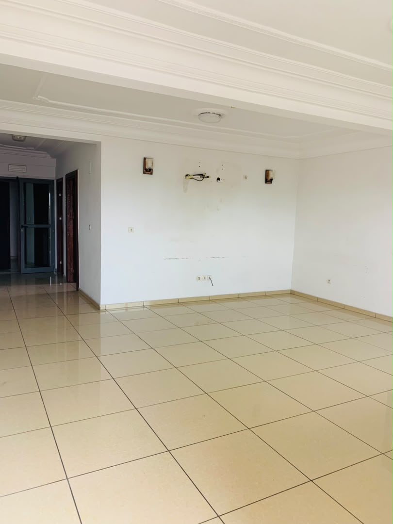 APPARTEMENT MODERNE HAUT STANDING À LOUER À AKWA