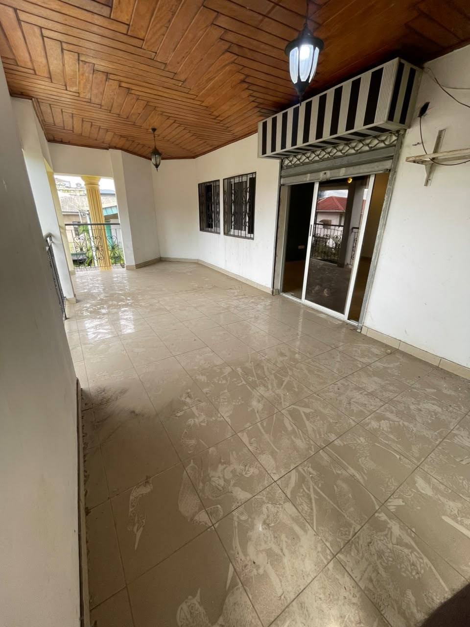 AVEC UNE VERANDA 850K LOGPOM 𝐃𝐔𝐏𝐋𝐄𝐗 𝐇𝐀𝐔𝐓 𝐒𝐓𝐀𝐍𝐃𝐈𝐍𝐆 À 𝐋𝐎𝐔𝐄𝐑 À 𝐋𝐎𝐆𝐏𝐎𝐌
