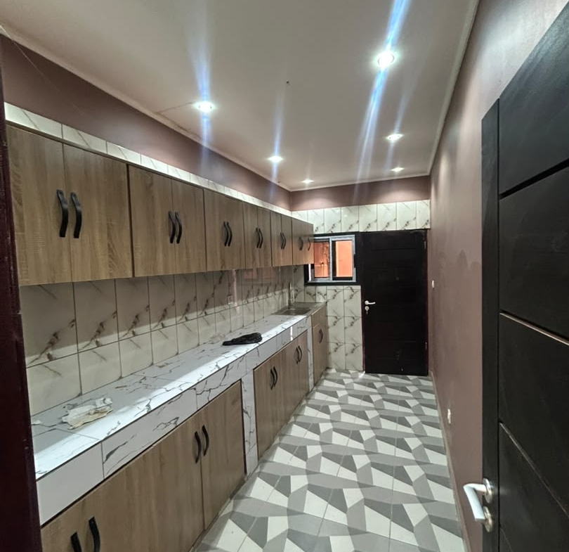 APPARTEMENT MODERNE À LOUER À BONAMOUSSADI – AU BORD DU GOUDRON