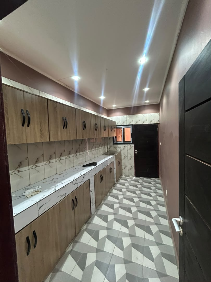 APPARTEMENT MODERNE À LOUER À BONAMOUSSADI – AU BORD DU GOUDRON