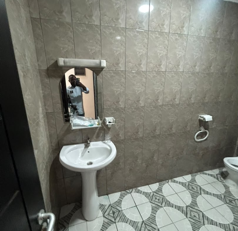 APPARTEMENT MODERNE À LOUER À BONAMOUSSADI – AU BORD DU GOUDRON