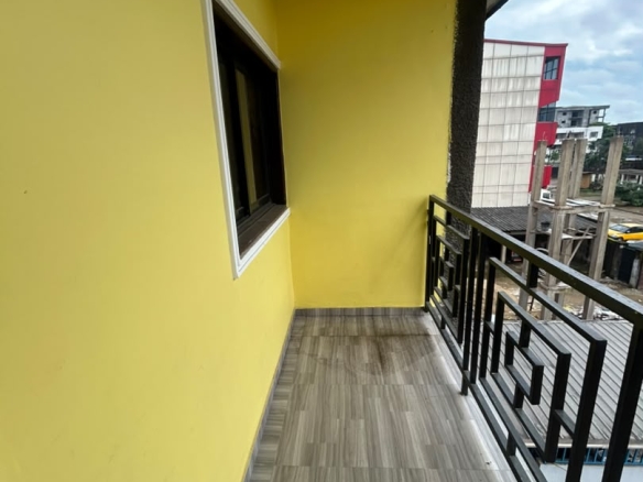 APPARTEMENT MODERNE À LOUER À BONAMOUSSADI – AU BORD DU GOUDRON