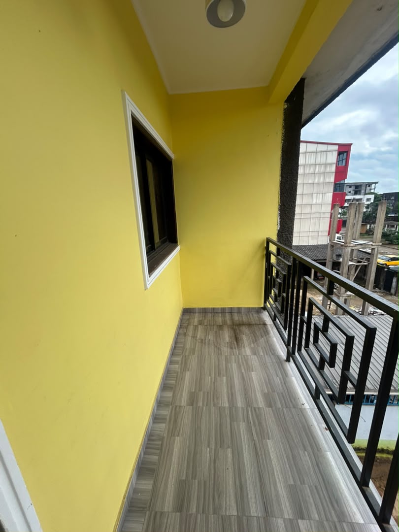 APPARTEMENT MODERNE À LOUER À BONAMOUSSADI – AU BORD DU GOUDRON