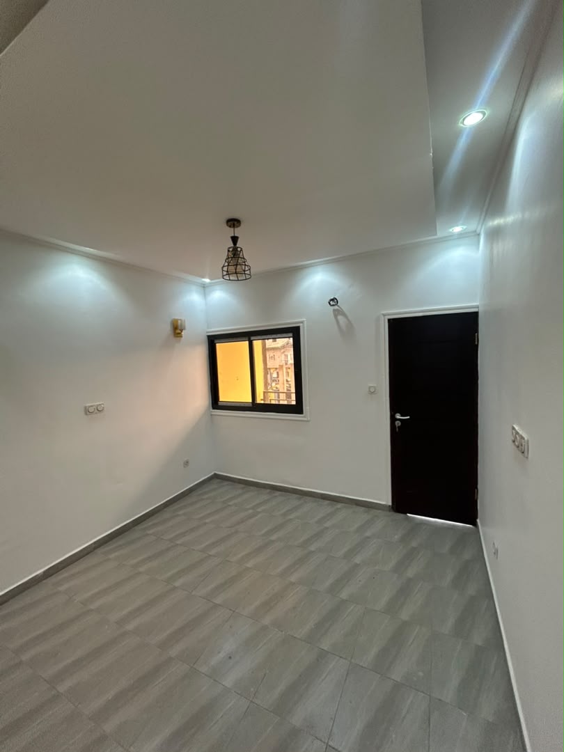 APPARTEMENT MODERNE À LOUER À BONAMOUSSADI – AU BORD DU GOUDRON