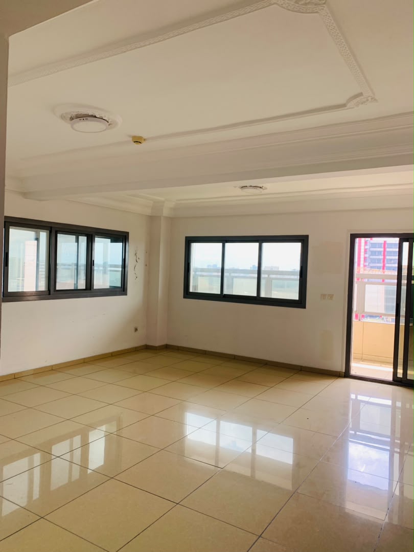 APPARTEMENT MODERNE HAUT STANDING À LOUER À AKWA