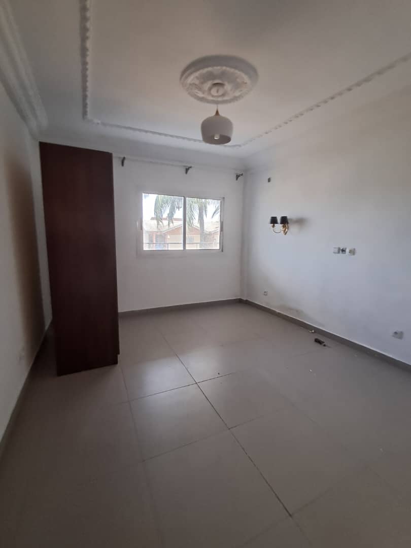 Bien Mme rachel Makepe APPARTEMENT MODERNE HAUT STANDING À LOUER À MAKEPE RHONE POULENC !