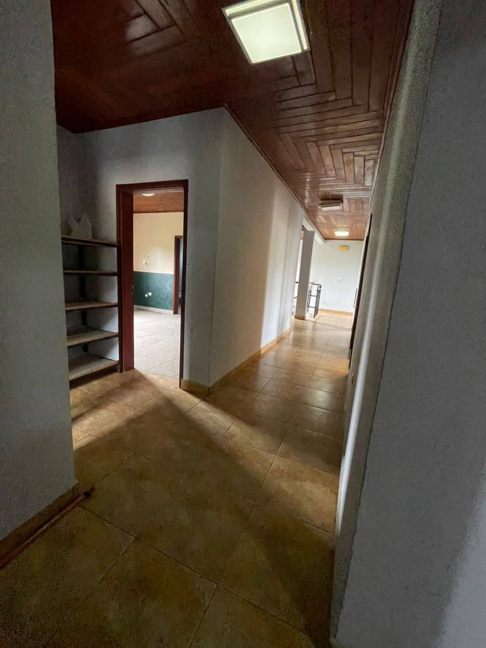 CONTENANT PLUSIEURS CHAMBRES SPACIEUSES 850.000FCFA 𝐃𝐔𝐏𝐋𝐄𝐗 𝐇𝐀𝐔𝐓 𝐒𝐓𝐀𝐍𝐃𝐈𝐍𝐆 À 𝐋𝐎𝐔𝐄𝐑 À 𝐋𝐎𝐆𝐏𝐎𝐌