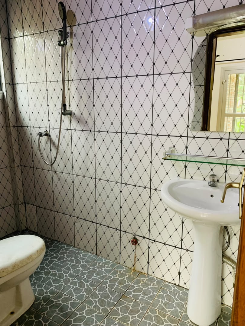 APPARTEMENT MODERNE DE BON STANDING À LOUER KOTTO BANGUÉ