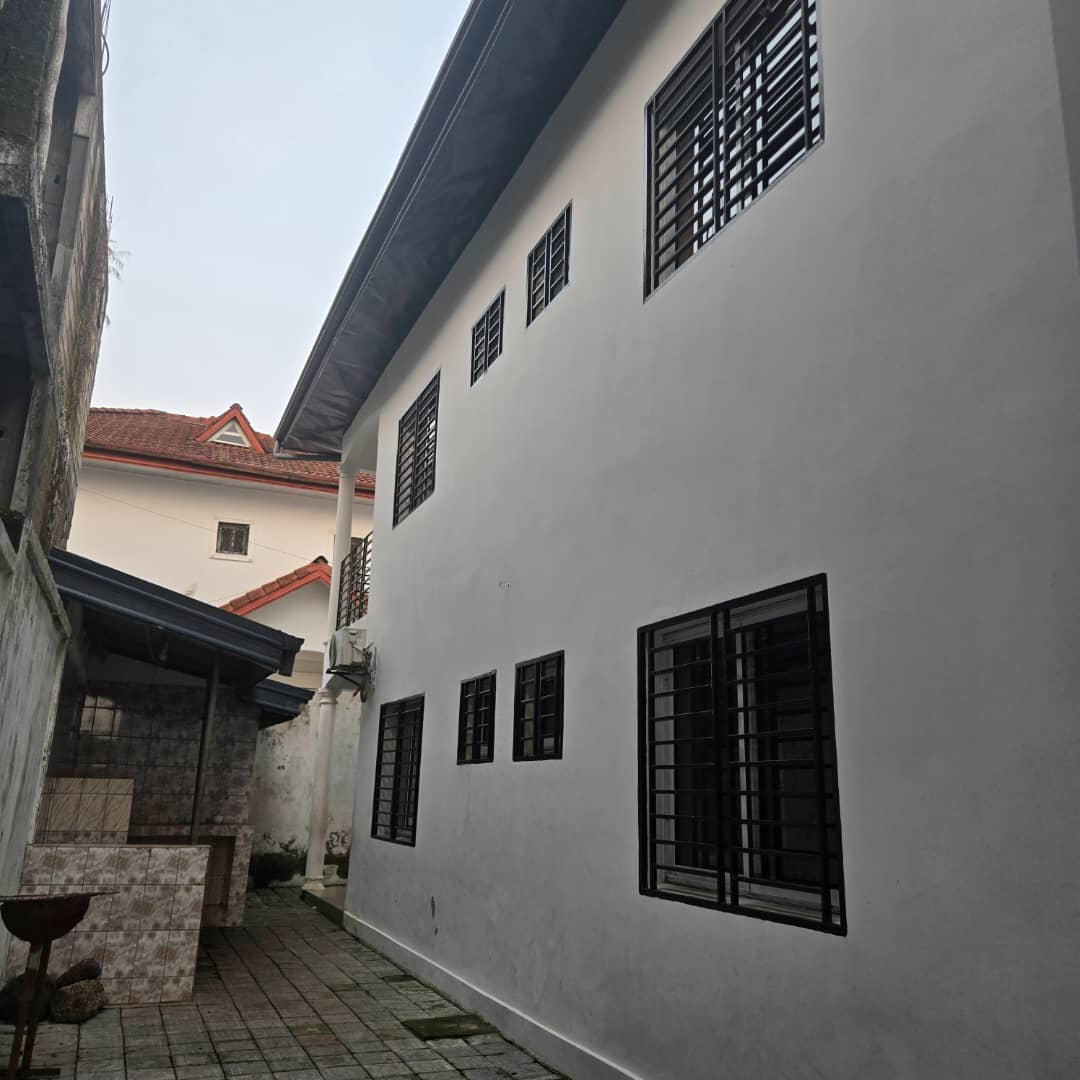 Duplex en blanc BELLE OPPORTUNITÉ À LOGPOM— IMMEUBLE R+1 SUR LOT D’ANGLE