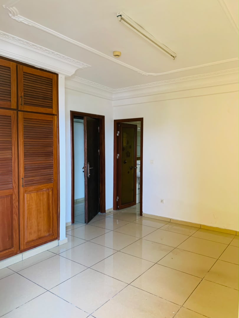 APPARTEMENT MODERNE HAUT STANDING À LOUER À AKWA