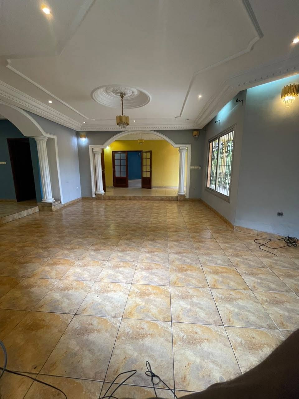 NON LOIN DU GOUDRON LOCATION 850.000FCFA LOGPOM 𝐃𝐔𝐏𝐋𝐄𝐗 𝐇𝐀𝐔𝐓 𝐒𝐓𝐀𝐍𝐃𝐈𝐍𝐆 À 𝐋𝐎𝐔𝐄𝐑 À 𝐋𝐎𝐆𝐏𝐎𝐌