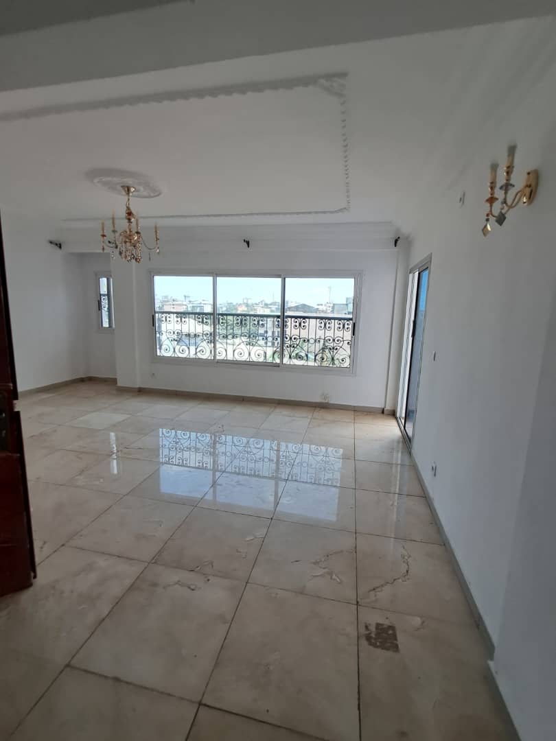 Ront poulin Makepe 200k appart Rachel APPARTEMENT MODERNE HAUT STANDING À LOUER À MAKEPE RHONE POULENC !