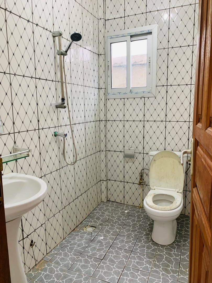 APPARTEMENT MODERNE DE BON STANDING À LOUER KOTTO BANGUÉ