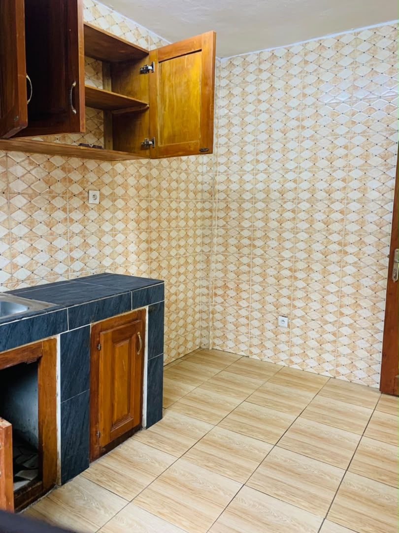APPARTEMENT MODERNE DE BON STANDING À LOUER KOTTO BANGUÉ