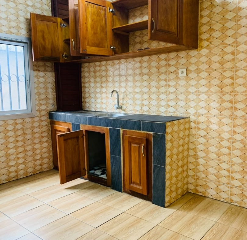 APPARTEMENT MODERNE DE BON STANDING À LOUER KOTTO BANGUÉ