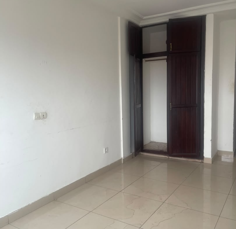 À LOUER – SUPERBE APPARTEMENT MODERNE À LOGPOM