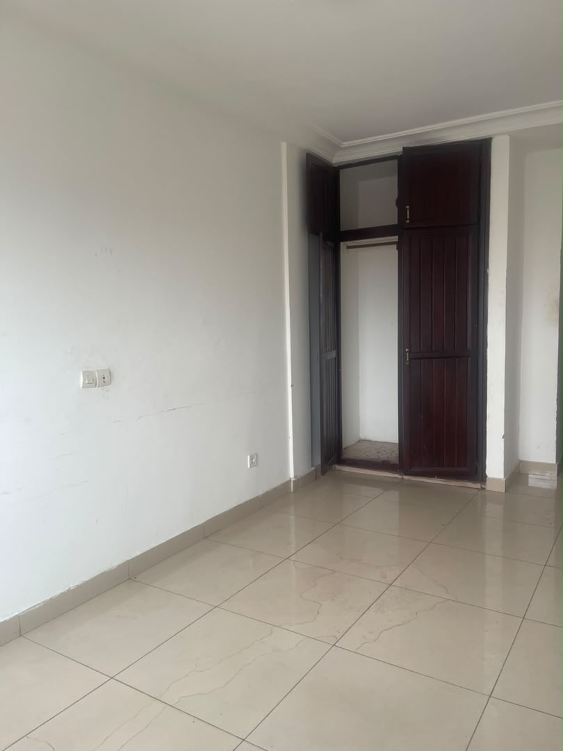 À LOUER – SUPERBE APPARTEMENT MODERNE À LOGPOM